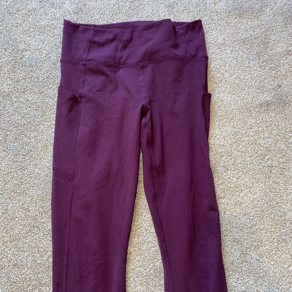 Fabletics super cute maroon pocket leggings!